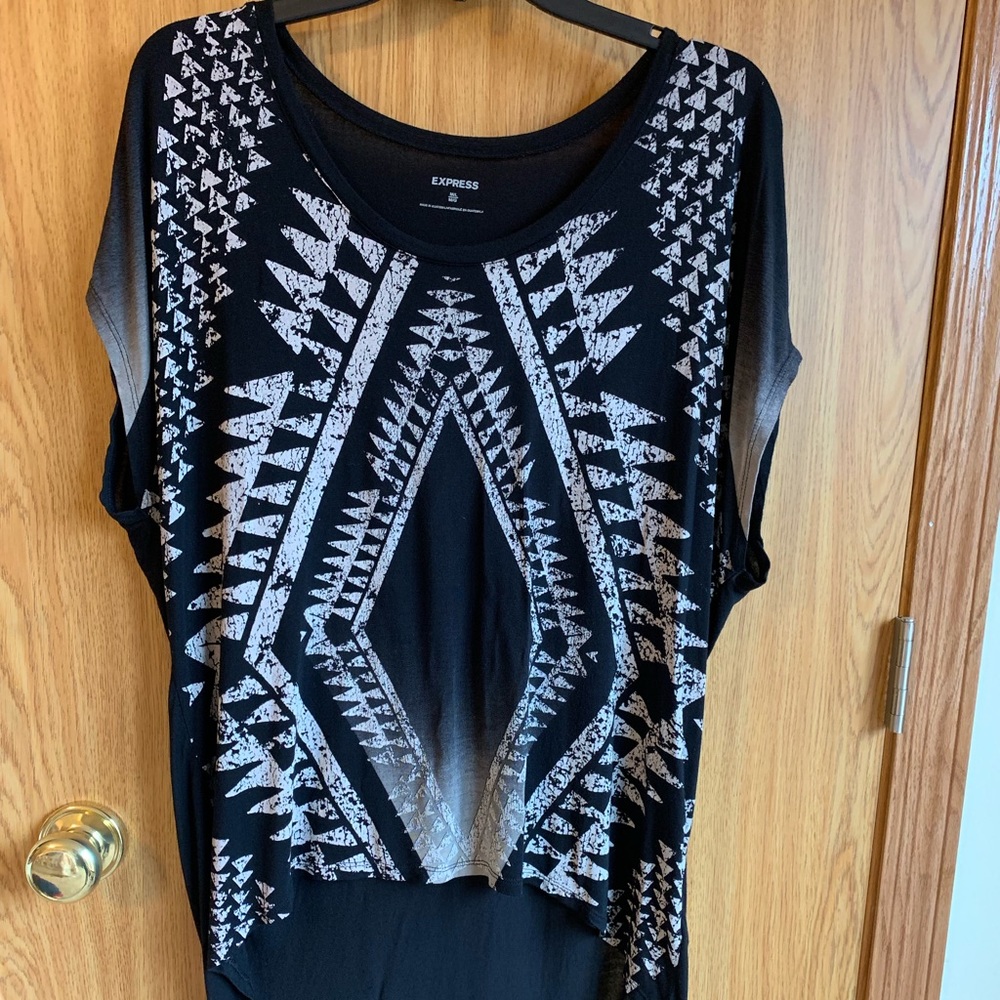 Express black and white high/low shirt sz M/L